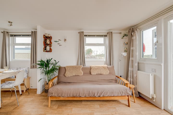 *Creek Cabin - Seafront 1 Bd Wi-fi Sleeps 5 - West Wittering