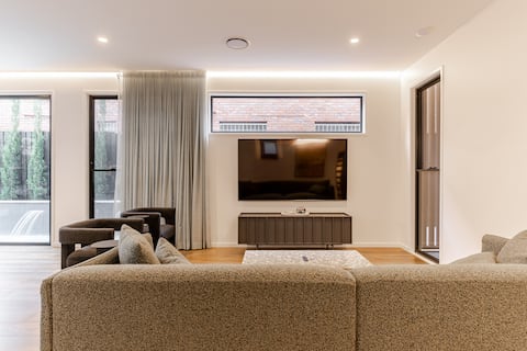 Top performing Airbnb: Private Architectural Luxury Home on James Street in New Farm