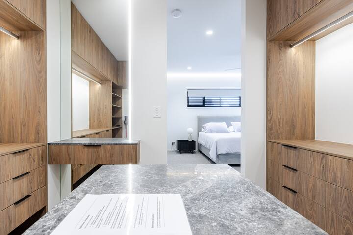 Very Private Luxury House on James Street gallery image 5