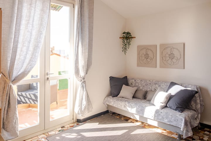 Всекидневна с достъп до тераса 