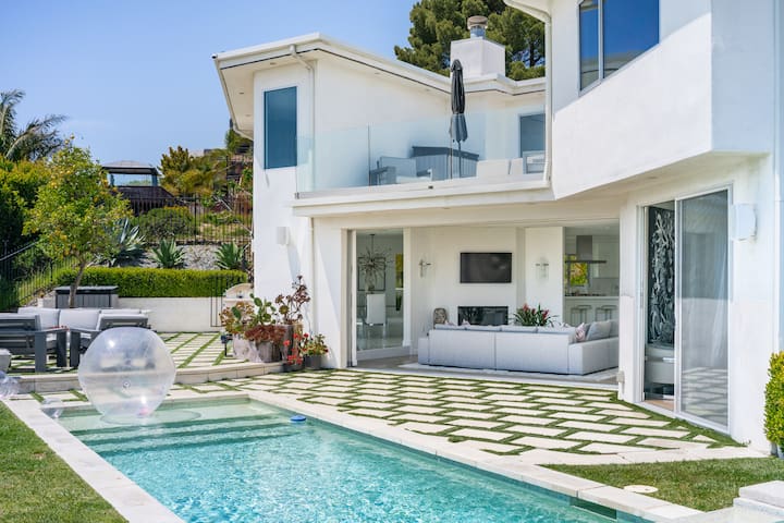 Stunning Views Hollywood Hills Estate.