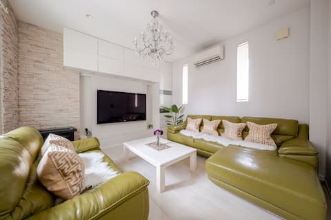 A luxurious, private hideaway with a view of Mt. Fuji! 5-minute drive from Gotenba IC!