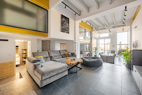 Luxury Apartment with Pool