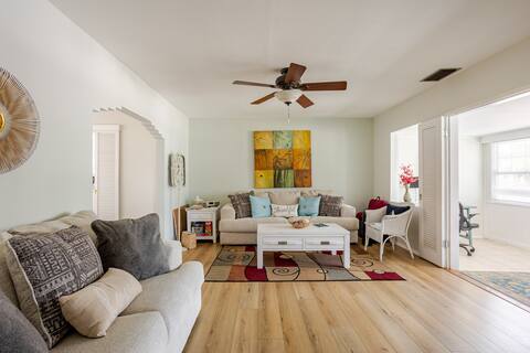 Redington Beach Bungalow only few steps from beach