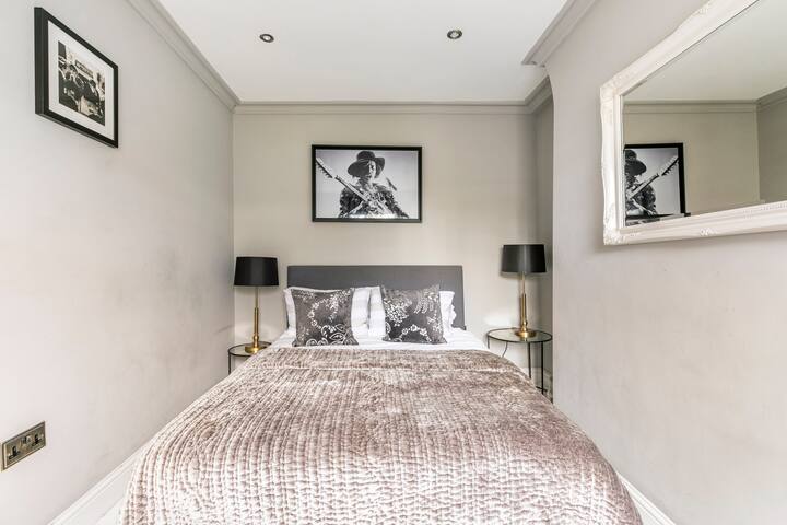 Magical Georgian House Angel, Islington gallery image 5