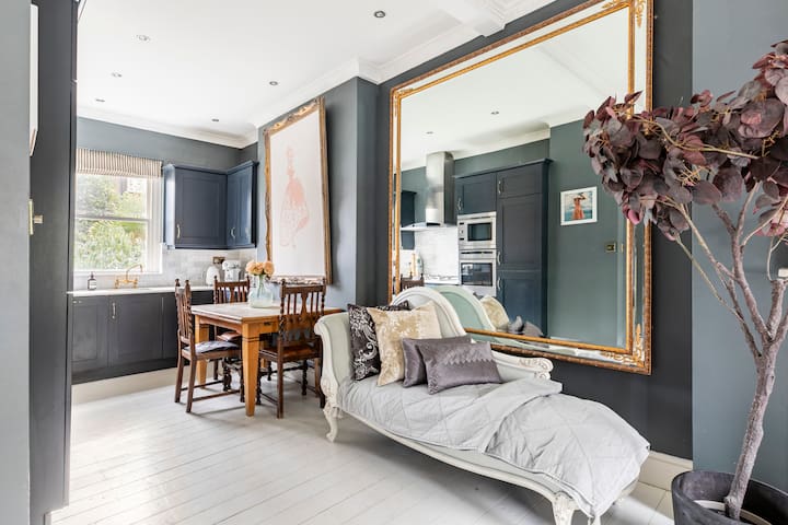 Magical Georgian House Angel, Islington gallery image 2