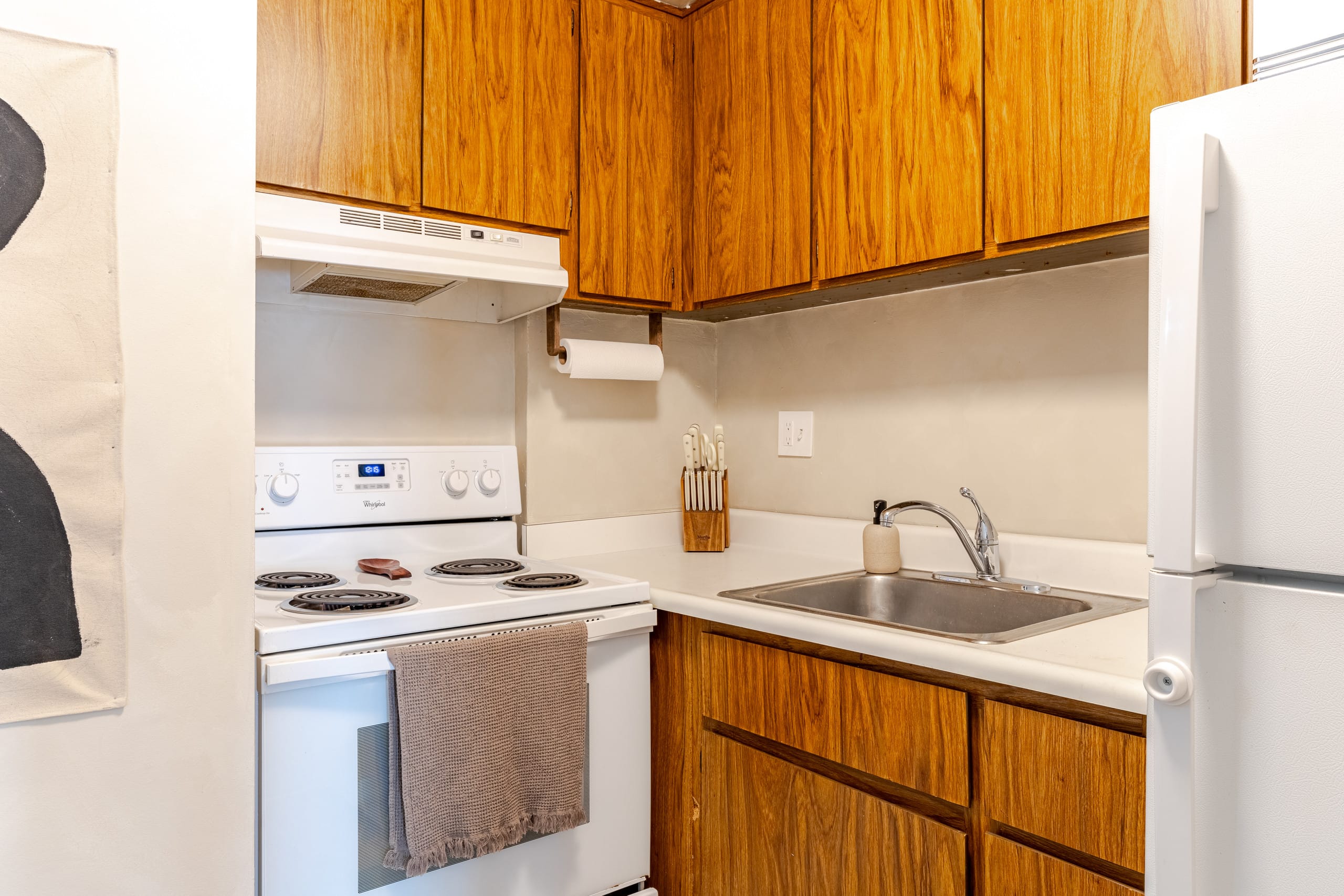 Condo in Honolulu · ★4.66 · Studio · 2 beds · 1 private bath - Image 2