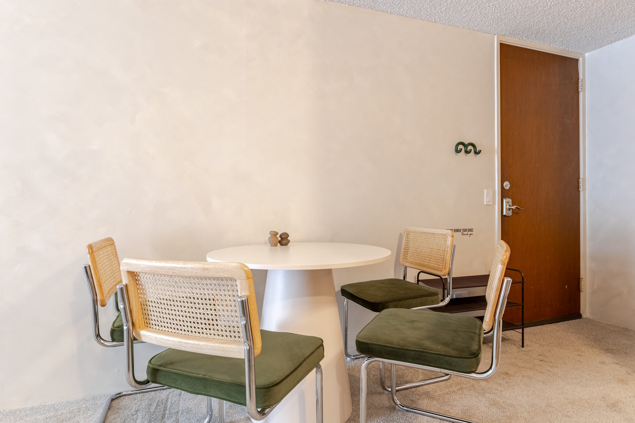 Condo in Honolulu · ★4.66 · Studio · 2 beds · 1 private bath - Image 9