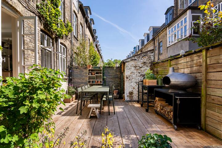 Townhouse in the city center gallery image 2