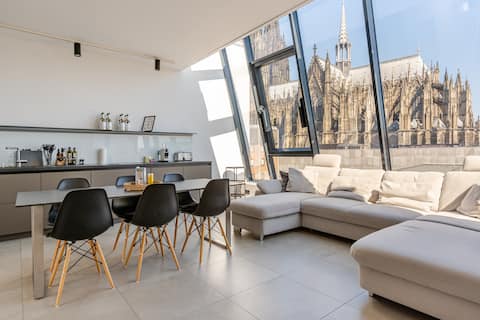 Successful Airbnb property: Breathtaking Penthouse close to the Cathedral in Altstadt Nord