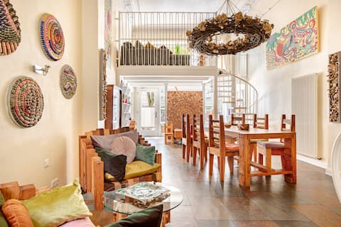 Erfolgreiche Airbnb-Immobilie: In the heart of Hamburg on the Alster in Uhlenhorst