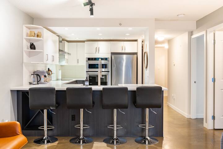 LuxuryRetreat Den LargePatio MountainView Licenced gallery image 5