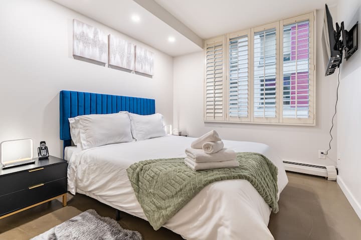 LuxuryRetreat Den LargePatio MountainView Licenced gallery image 3