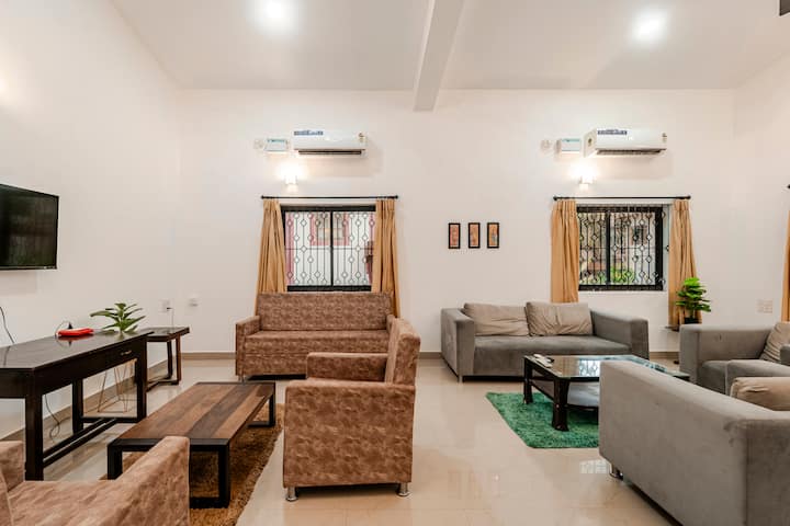 Living room image 5