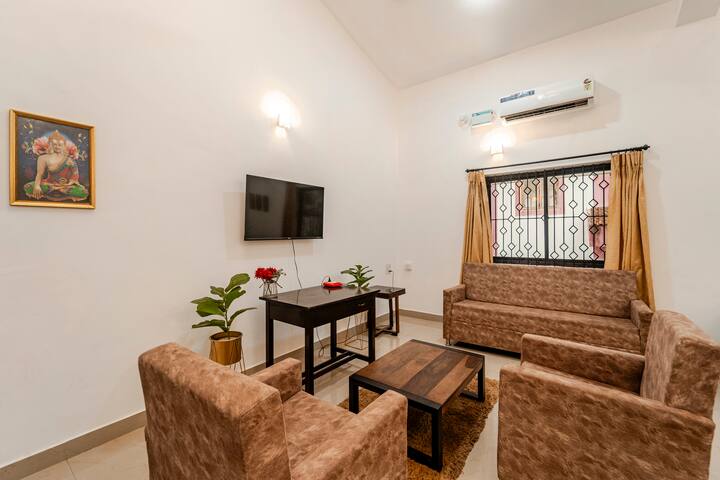 Living room image 3