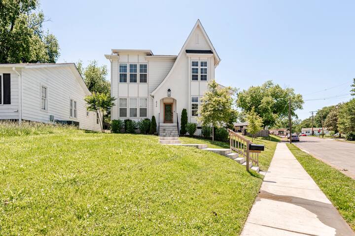 4 Bed – Spacious New Build Luxury gallery image 2