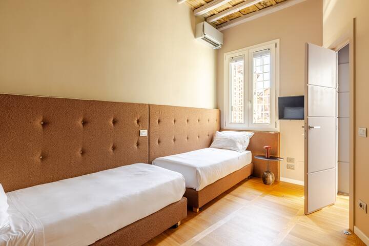 Spanish Steps Rooftop Penthouse gallery image 5