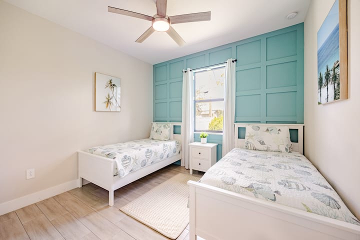 Två enkelsängar, stora drömmar och roliga semesterstämningar