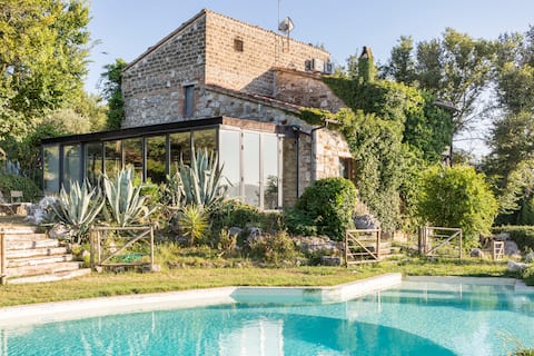 Private villa with swimming pool in Tuscany