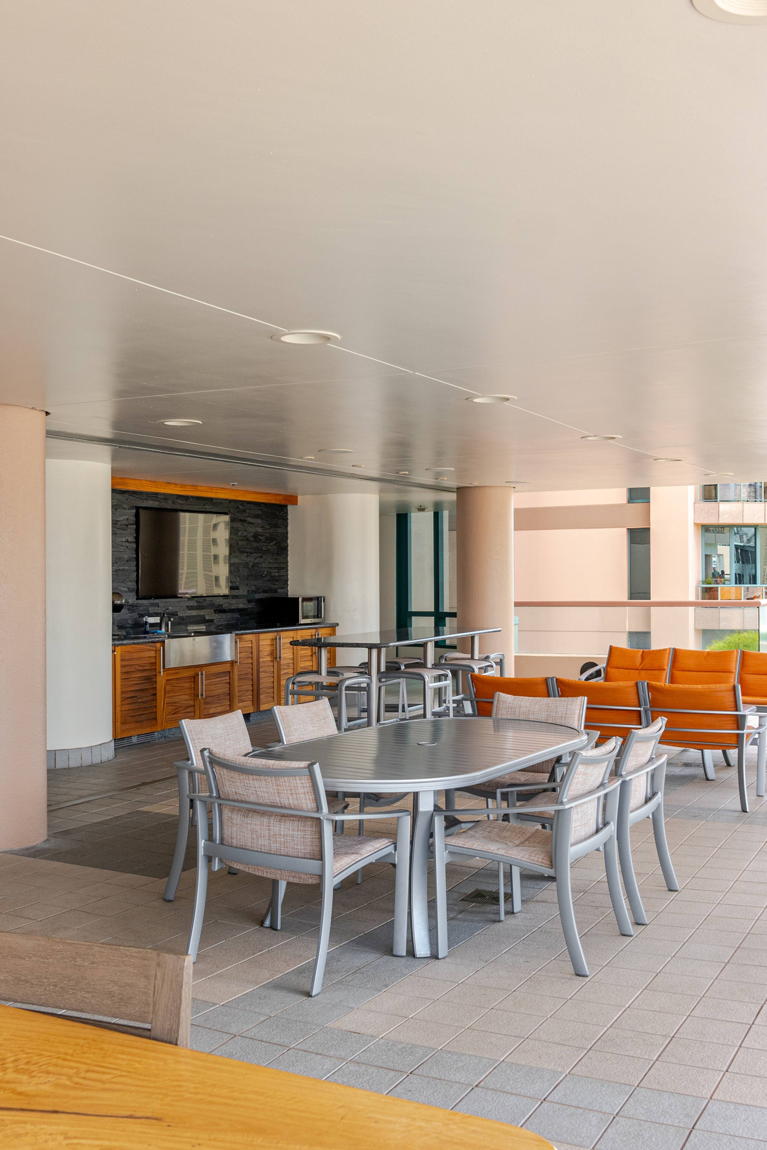 Condo in Honolulu · ★5.0 · 1 bedroom · 3 beds · 2 private baths - Image 45