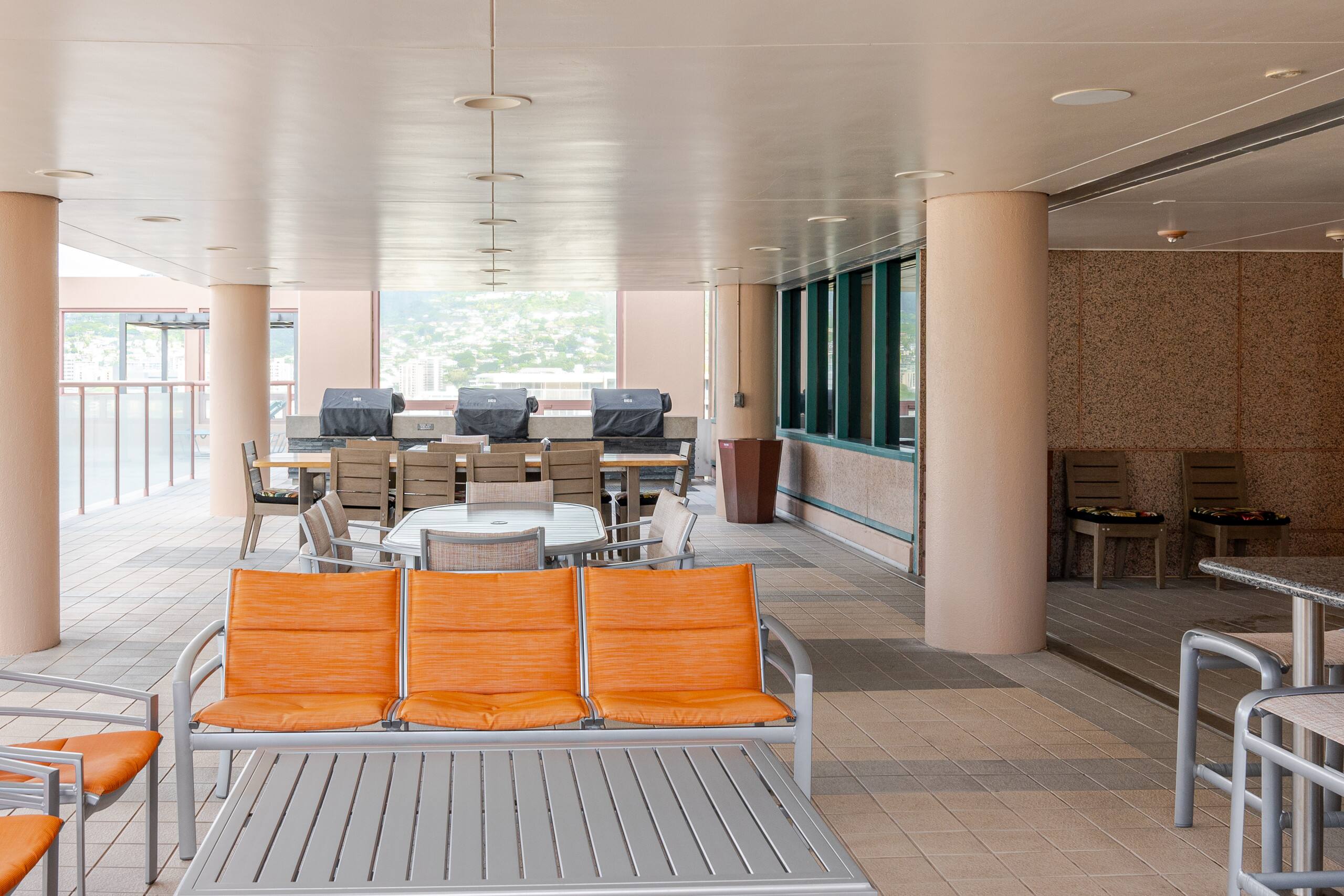 Condo in Honolulu · ★5.0 · 1 bedroom · 3 beds · 2 private baths - Image 49