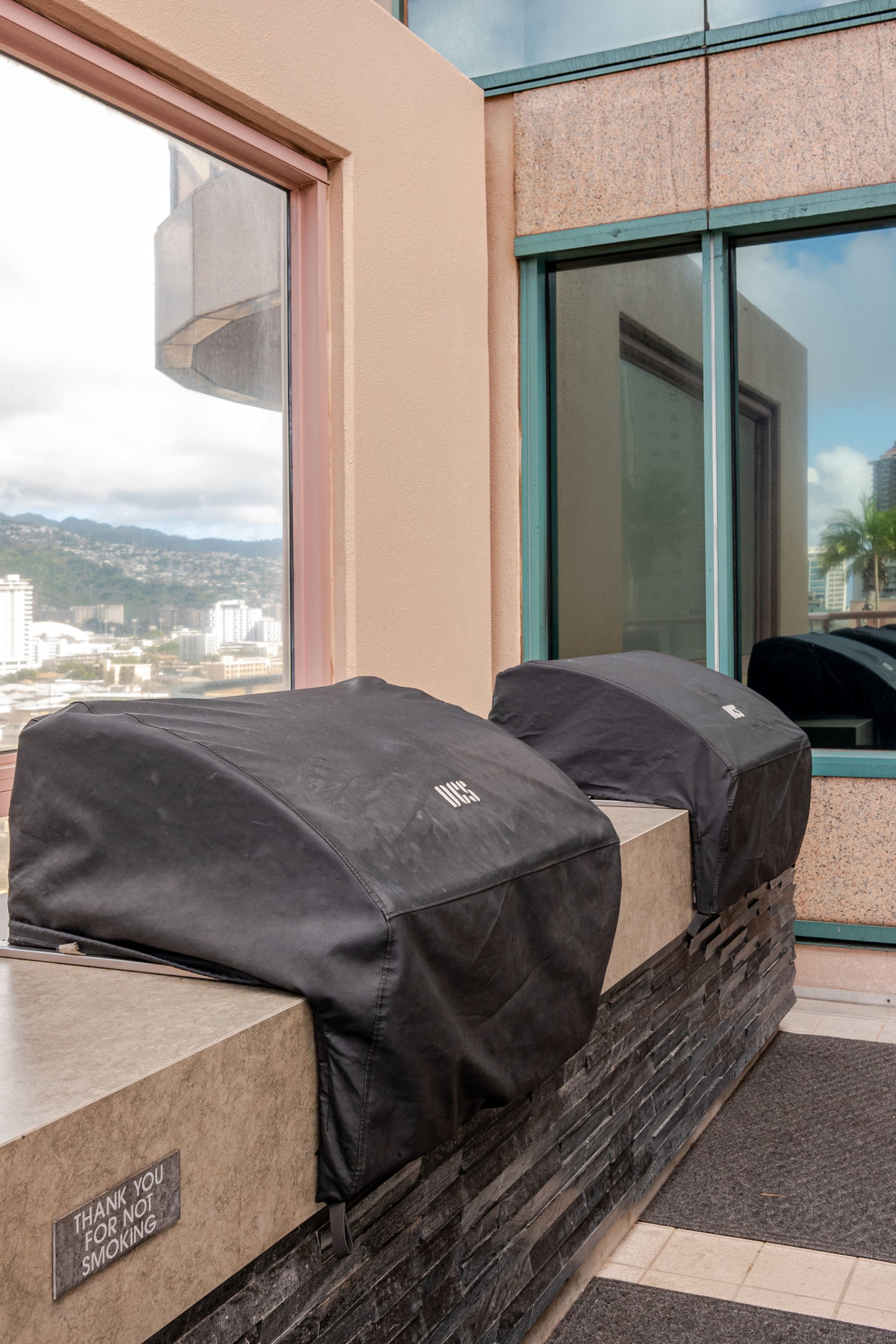 Condo in Honolulu · ★5.0 · 1 bedroom · 3 beds · 2 private baths - Image 48