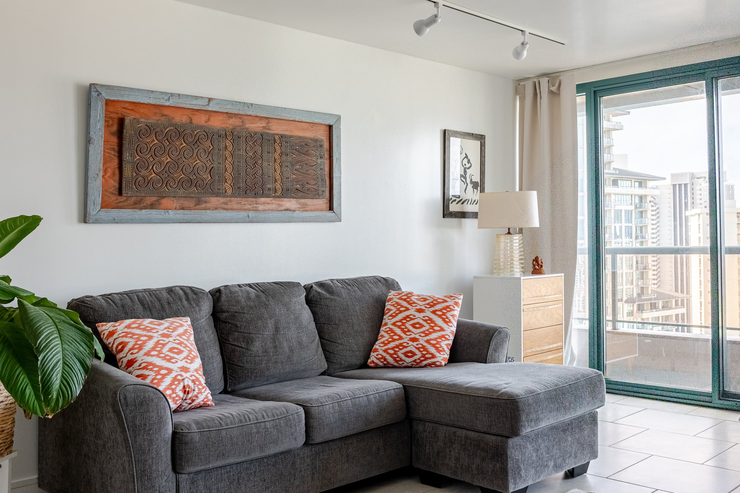 Condo in Honolulu · ★5.0 · 1 bedroom · 3 beds · 2 private baths - Image 3