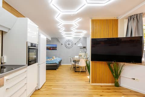 Top performing Airbnb: Premium flat - 65 m² - trade fair, cathedral and Rhine on foot in Köln