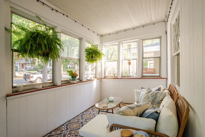 Entire Charming Kingfield  House - Minneapolis, MN