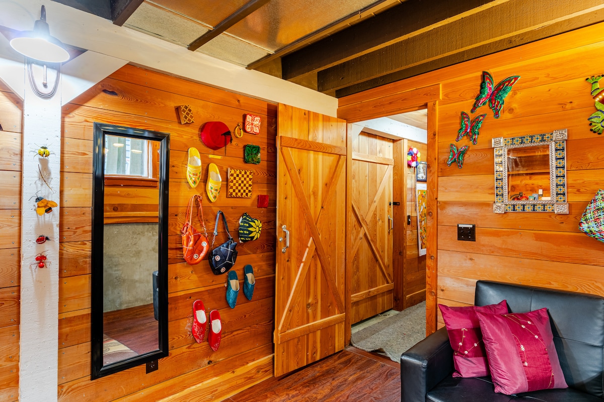 Private Entrance