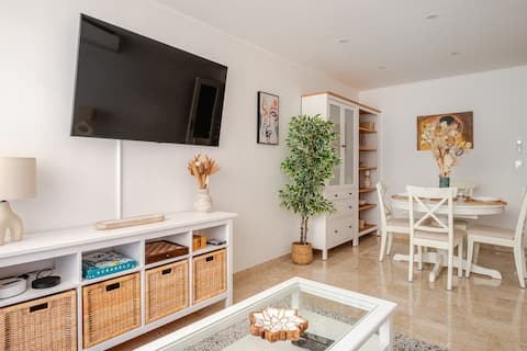 Top performing Airbnb: Star Design - J&J Concierge in Jean Médecin