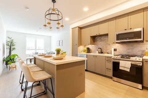Modern Luxury Apt Hotel  by South Coast Plaza