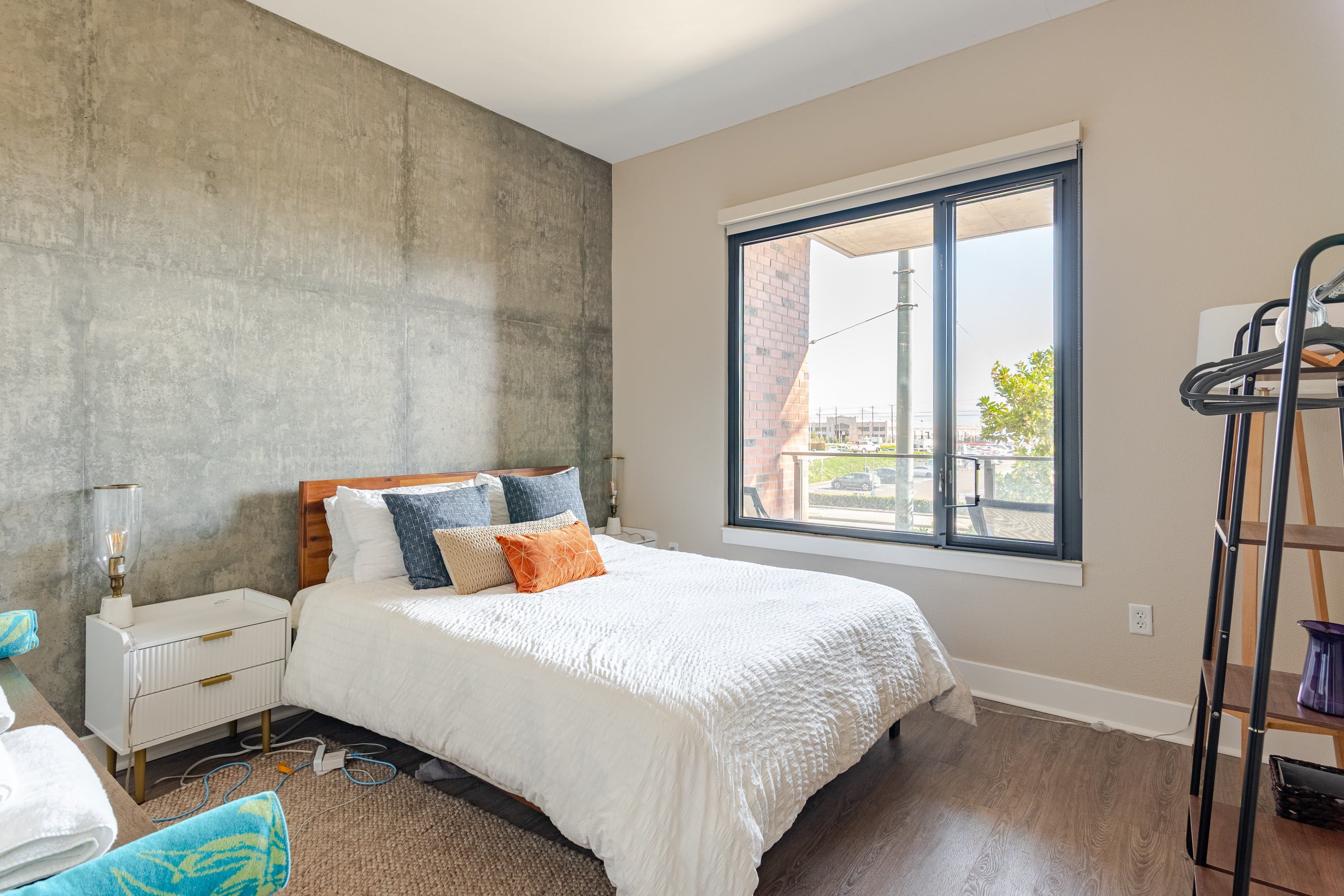 Lux Apartment-Pool/Parking/Spa - Image 1