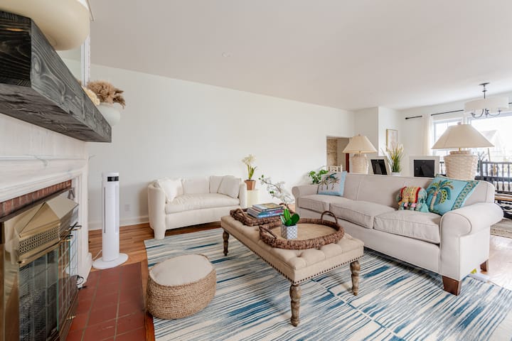 3br + Game Rm Abt 45min Drive Or Easy Train To Nyc - Harrison