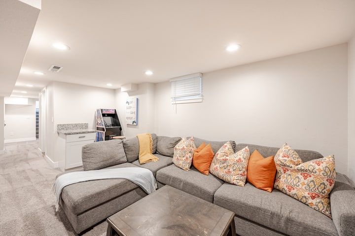 #717 Charming 4-bed Midtown Reno Retreat - Reno