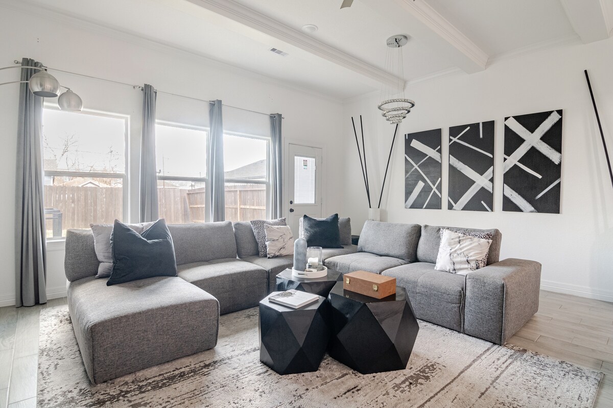 Top Airbnb: Château Emon - Houston Getaway| 10 min Downtown in Settegast