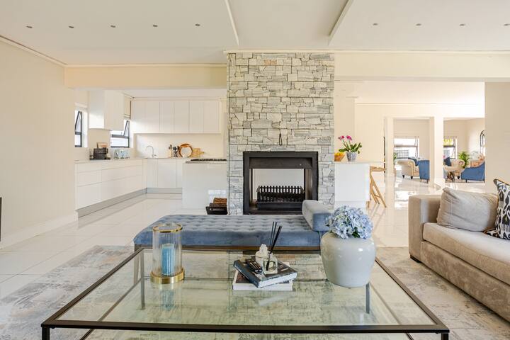 Free WIFI /2km to Kitesurfing beach/Gated Estate gallery image 4