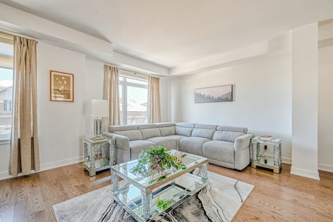 Top performing Airbnb: “Tranquil 3-Bedroom Enclave” in Orléans