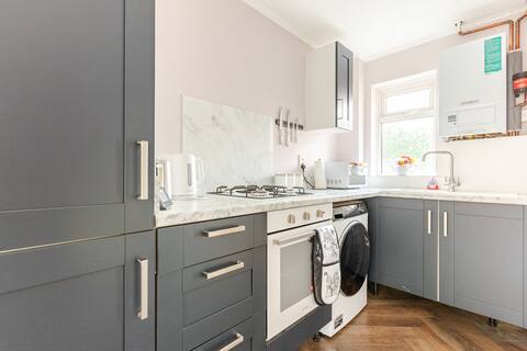 Top Airbnb: Luxury whole house in serene cul-de-sac in Gravesham
