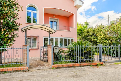 Seaside Serenity · Relax by the Sea with a Garden