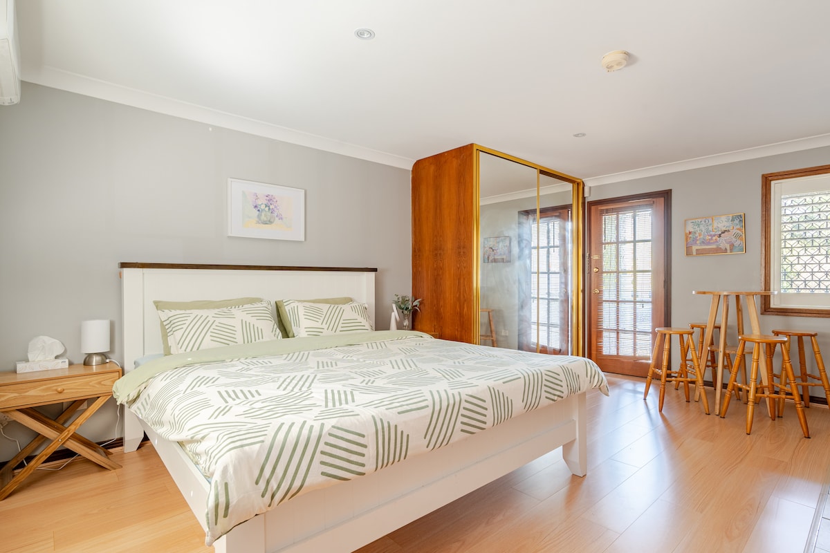 Private Hillside Suite