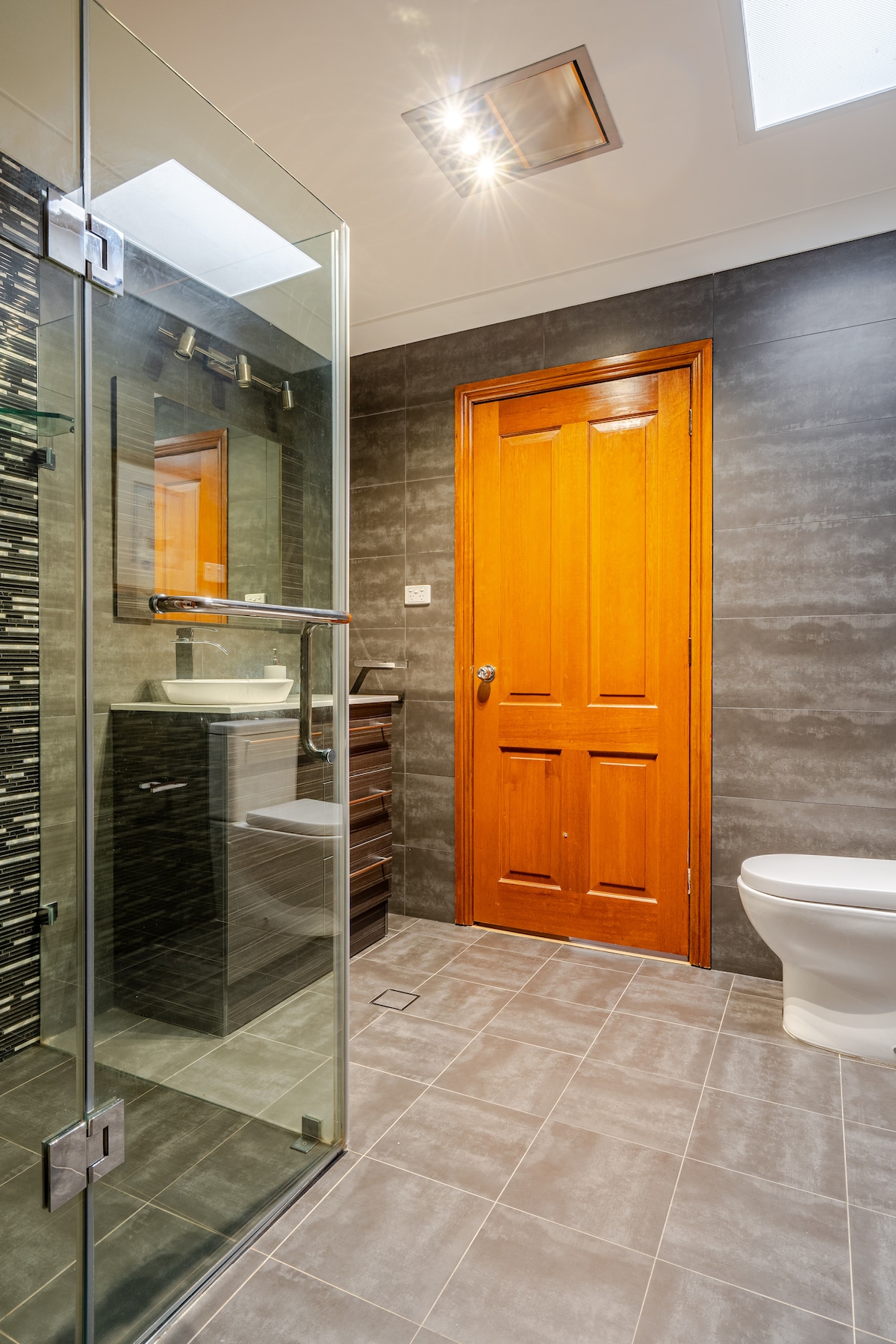 Private Hillside Suite