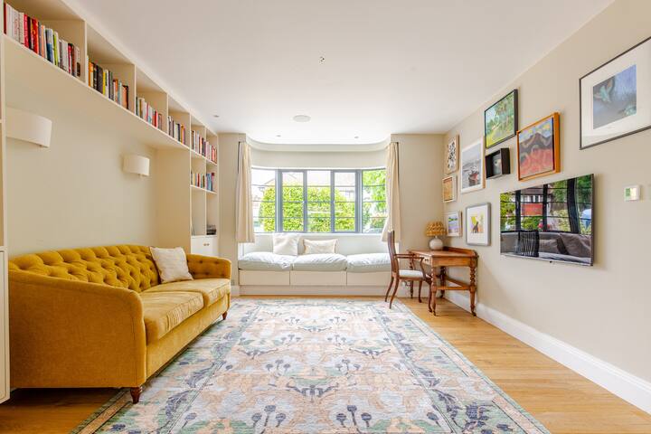 Spacious 4B family home by Richmond riverside gallery image 3