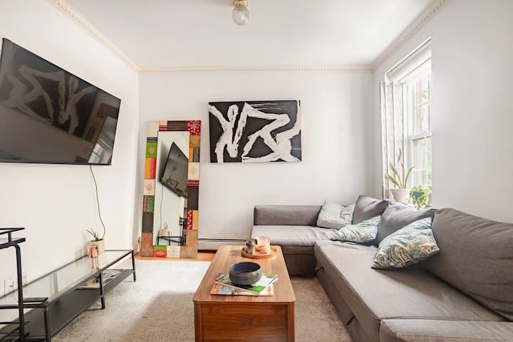 Stylish 2-bedroom apartment in Williamsburg