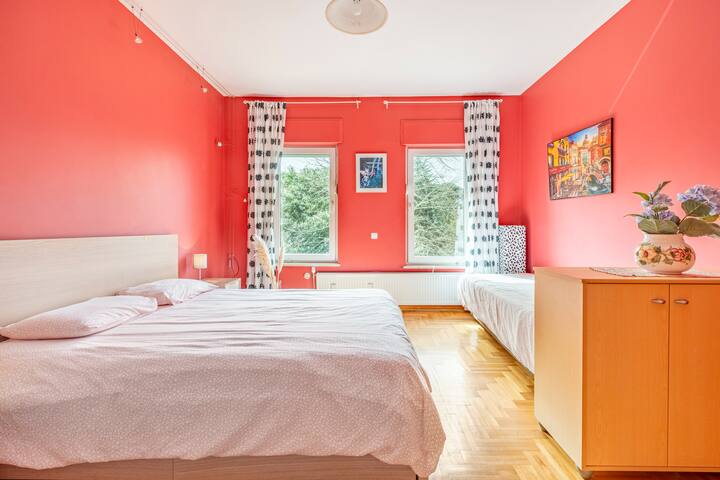 Villa in nature close the city. Family Meetings. gallery image 3