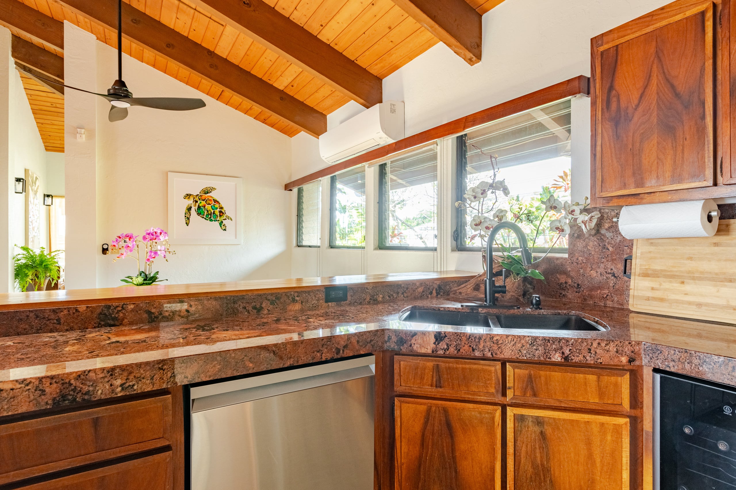 Home in Kailua-Kona · ★5.0 · 3 bedrooms · 4 beds · 2 baths - Image 16