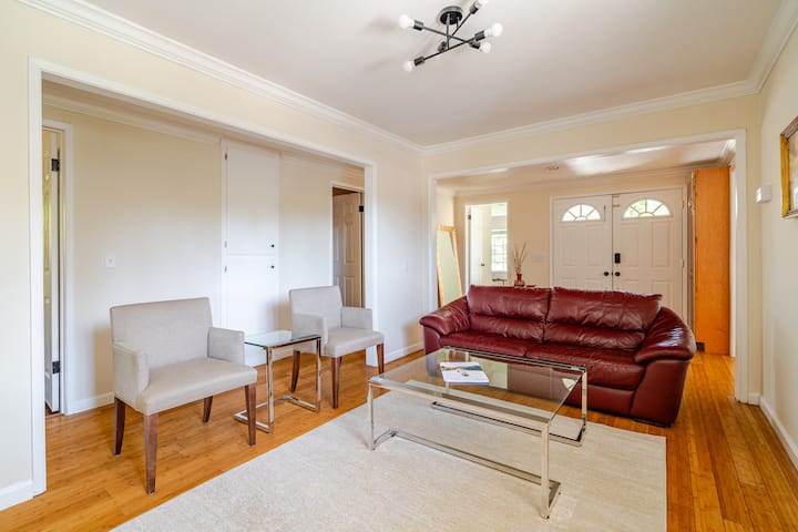 Spacious Home Near Levi's Stadium – Fenced Yard - San Jose, CA
