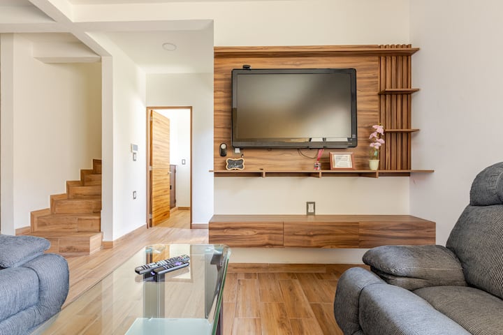 Casa Moderna Con Alberca Climatizada Y Jacuzzi - Cuernavaca