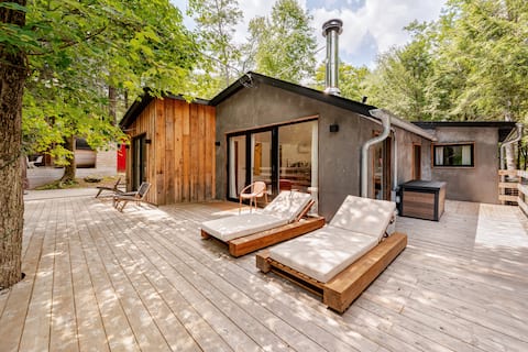 Design Cabin in Catskills | Hot Tub + Sauna+ Pizza