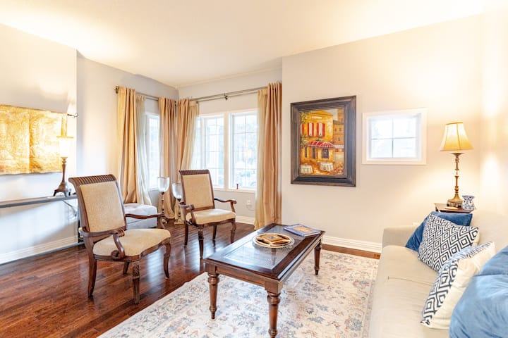 Spacious 4 Bedroom Near Rouge Park/toronto Zoo - Pickering